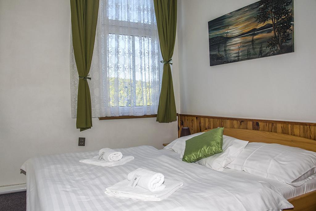 Hotel Garni Belveder Hrensko Exterior photo