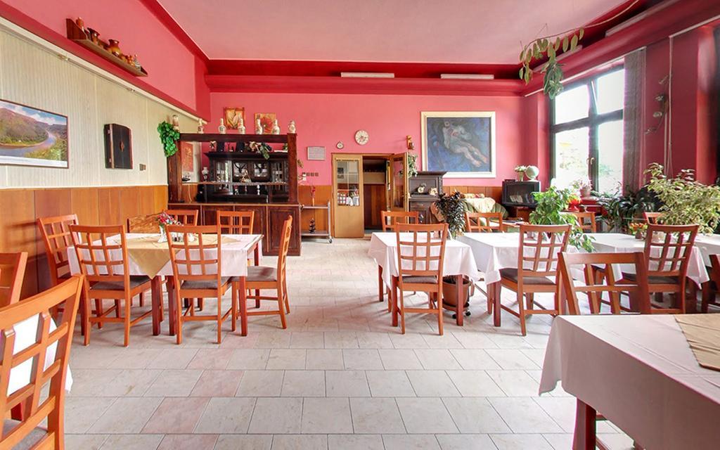 Hotel Garni Belveder Hrensko Exterior photo